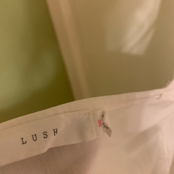 White lush halter top with low cut back - Picture 4 of 4